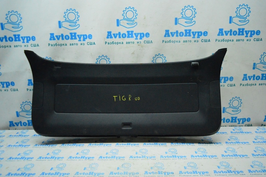 Обшивка двери багажника VW Tiguan 09-17 черн