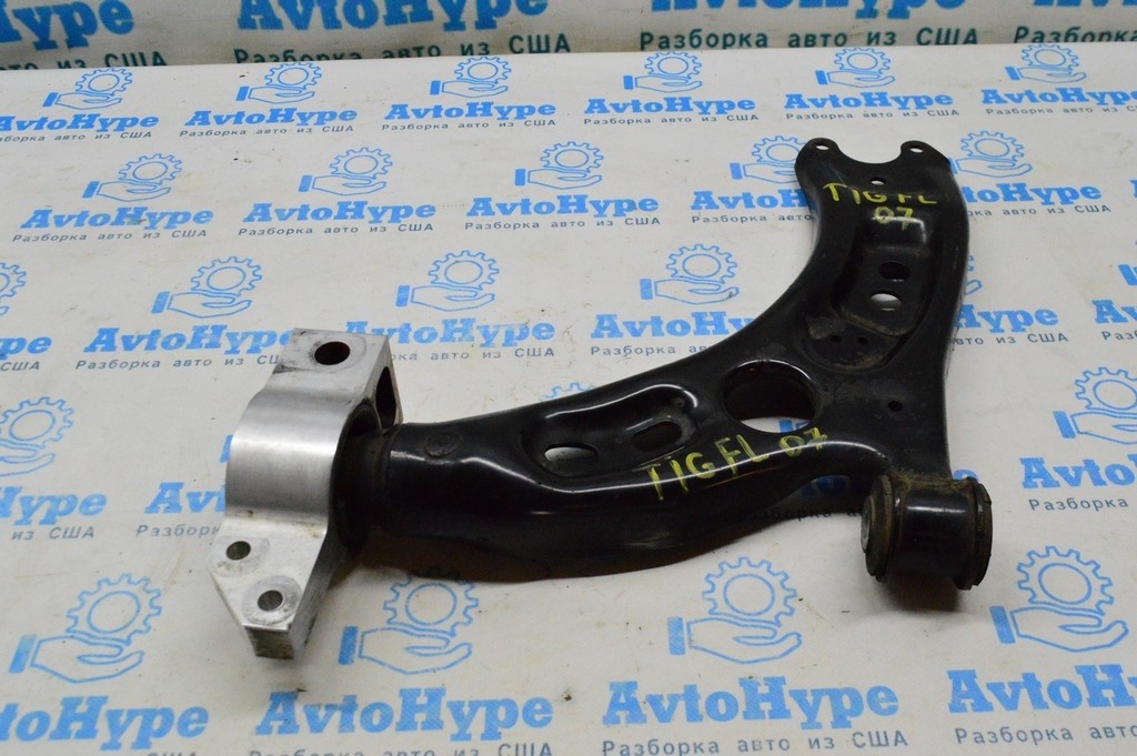 Рычаг нижний перед лев VW Tiguan 09-17 (07) трещины на сайленте