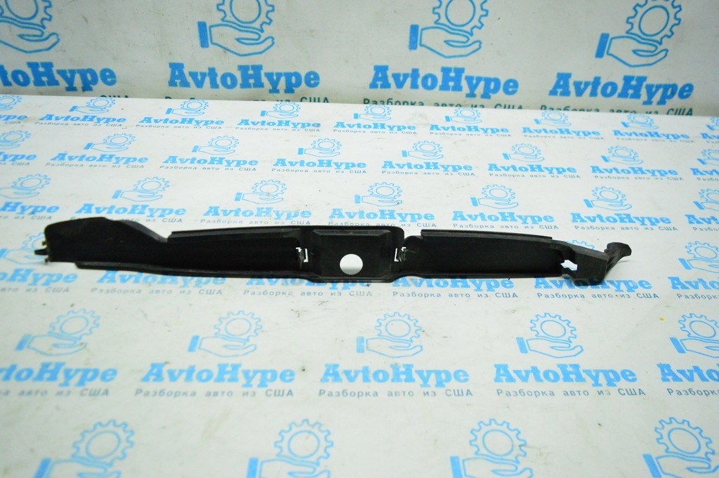 Уплотнитель крыла дверь-крыло прав VW Tiguan 09-17