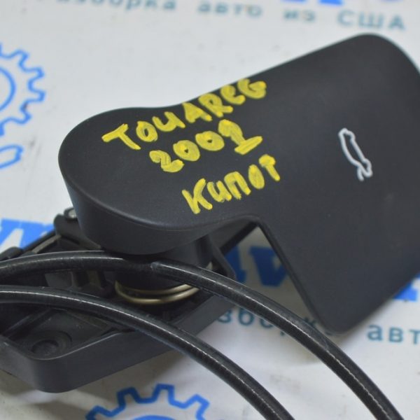 Ручка открытия замка капота VW Touareg 18- черн, салонная