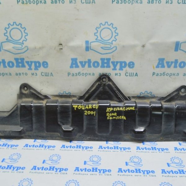 Кронштейн заднего бампера центр VW Touareg 18- металл