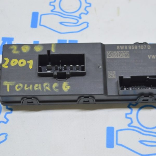 REAR TAILGATE LIFTGATE CONTROL MODULE VW Touareg 18- (01)