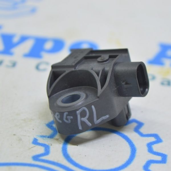 Датчик подушки безопасности задний лев VW Touareg 18-