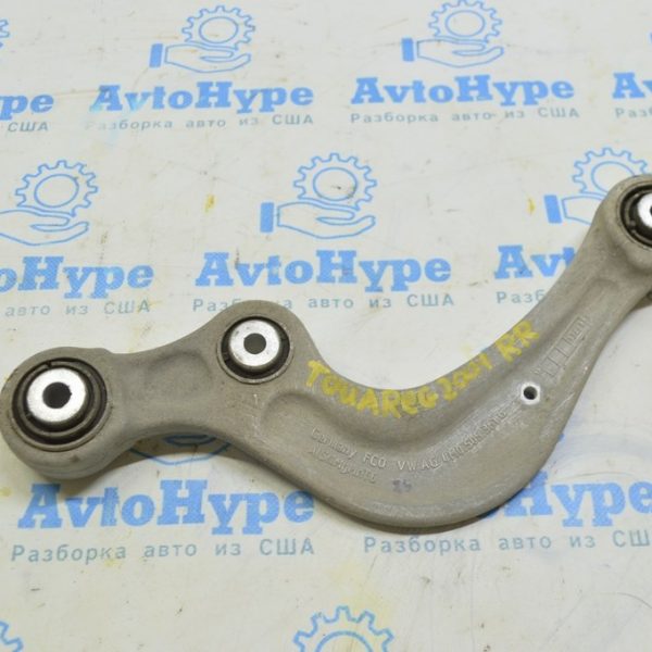 Рычаг поперечный верхний зад прав VW Touareg 18- (01)