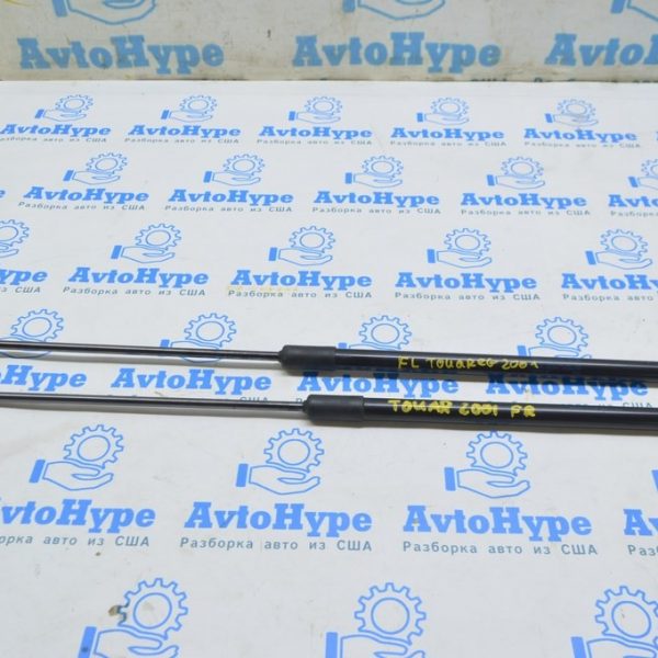 Амортизатор капота левый VW Touareg 18-