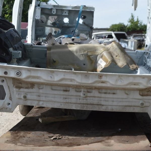 Задняя панель VW Touareg 18- (01) белая, 2 части