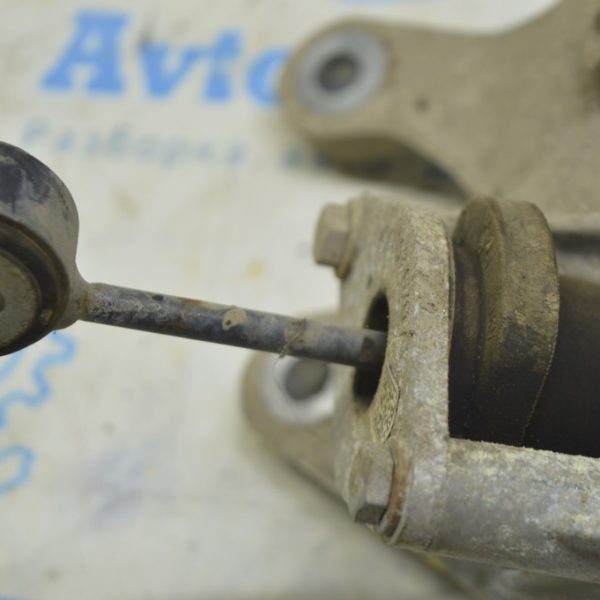 Опора двигателя правая VW Touareg 18- 3.0d (01)