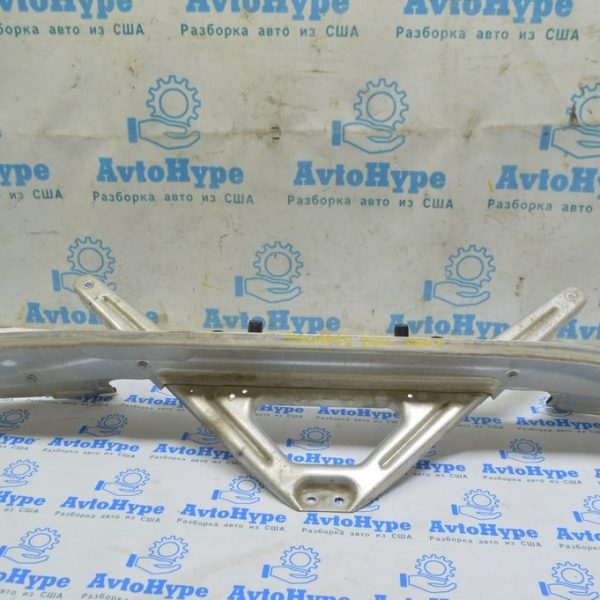 Распорка передняя VW Touareg 18-