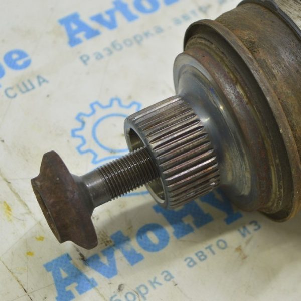 Болт крепления ступицы перед лев VW Touareg 18-