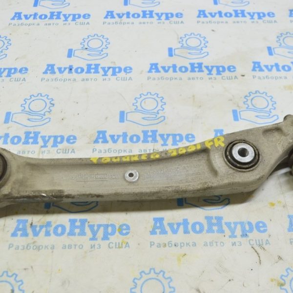 Рычаг нижний перед прав передний VW Touareg 18- (01)