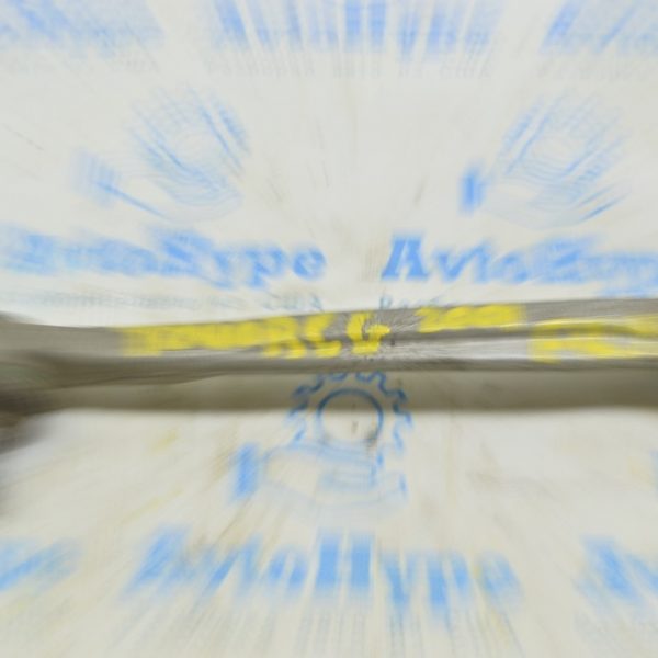 Рычаг верхний перед прав передний VW Touareg 18- (01)