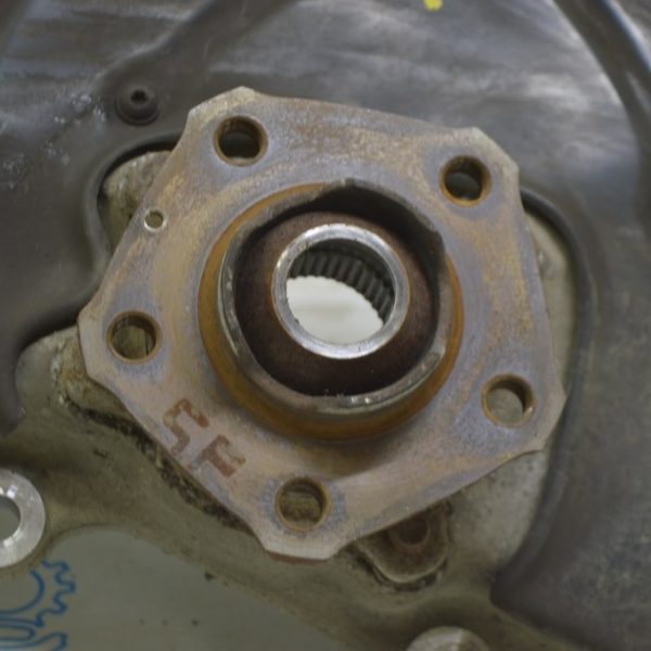 Ступица перед прав VW Touareg 18- (01)