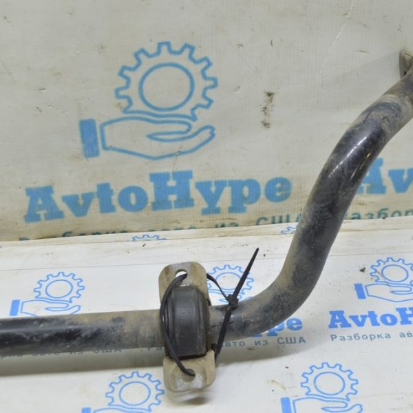 Скоба переднего стабилизатора VW Touareg 18- (01)