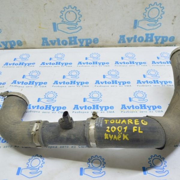 Патрубок интеркулера левый VW Touareg 18- 3.0d третий