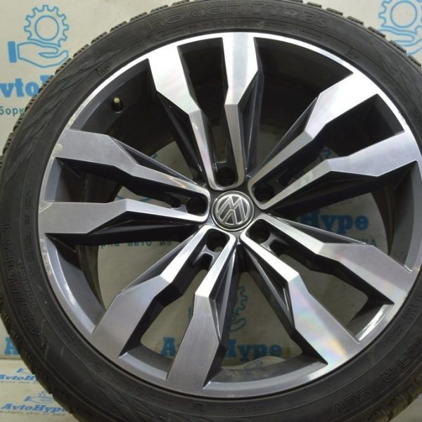 Центральный колпачек на диск VW Touareg 18- черный с дисками продаем