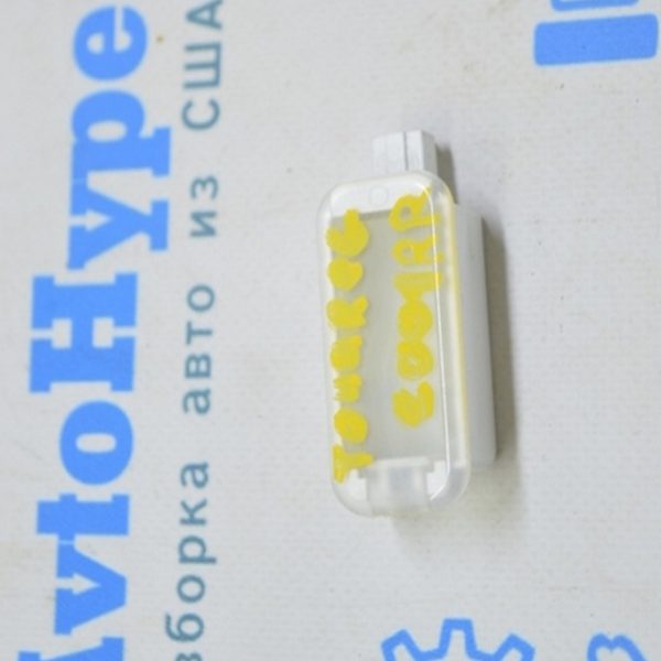 Плафон багажника зад прав VW Touareg 18- черн