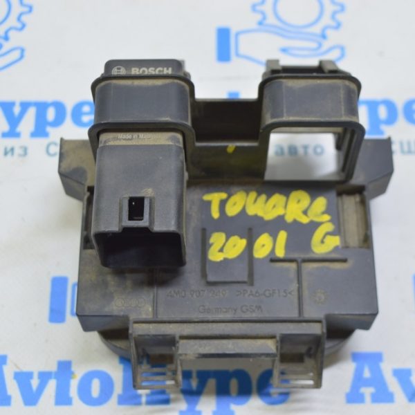 Кронштейн реле VW Touareg 18-