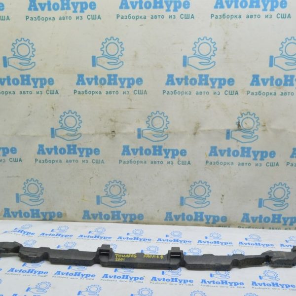 Абсорбер переднего бампера VW Touareg 18- верхний (01) надрывы