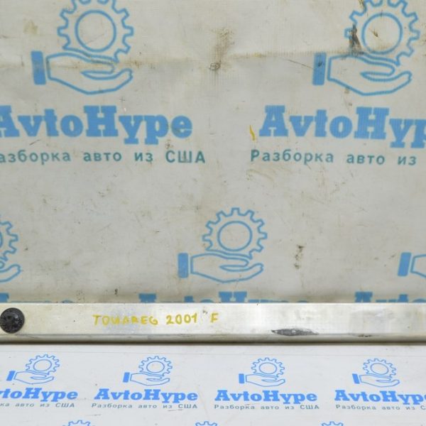 Кронштейн переднего бампера VW Touareg 18-