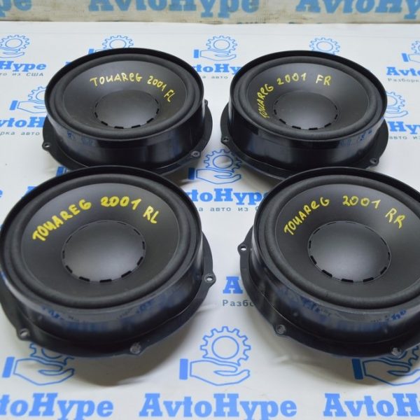 Динамик зад прав VW Touareg 18-