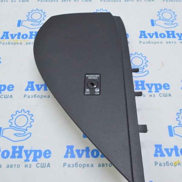 Накладка передней панели боковая правая VW Touareg 18- черн