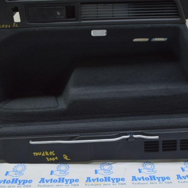 Пол багажника лев VW Touareg 18- черн