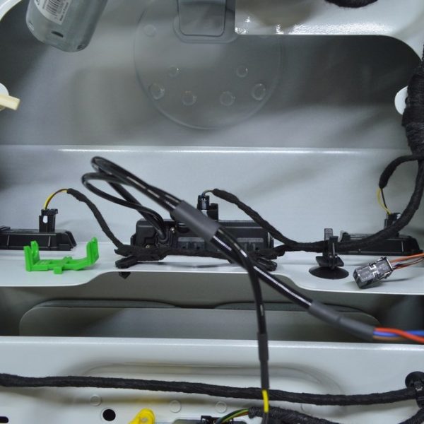 Подсветка номера лев VW Touareg 18-