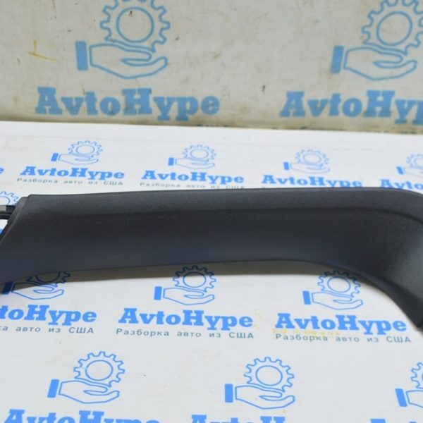 Обшивка двери багажника прав VW Touareg 18- черн