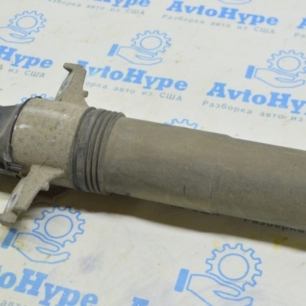 Колпачок опоры амортизатора зад лев VW Touareg 18- (01)