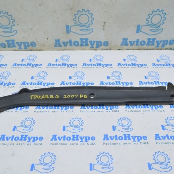 Уплотнитель крыла дверь-крыло прав VW Touareg 18-