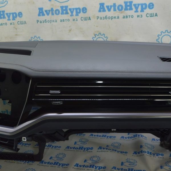 Дефлектор воздуховода передней панели правый VW Touareg 18- черн