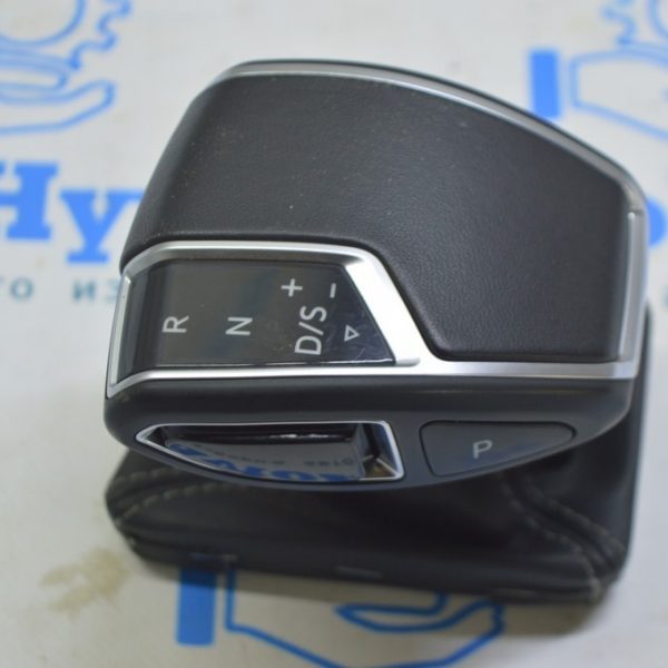 Ручка КПП VW Touareg 18- черн с хром