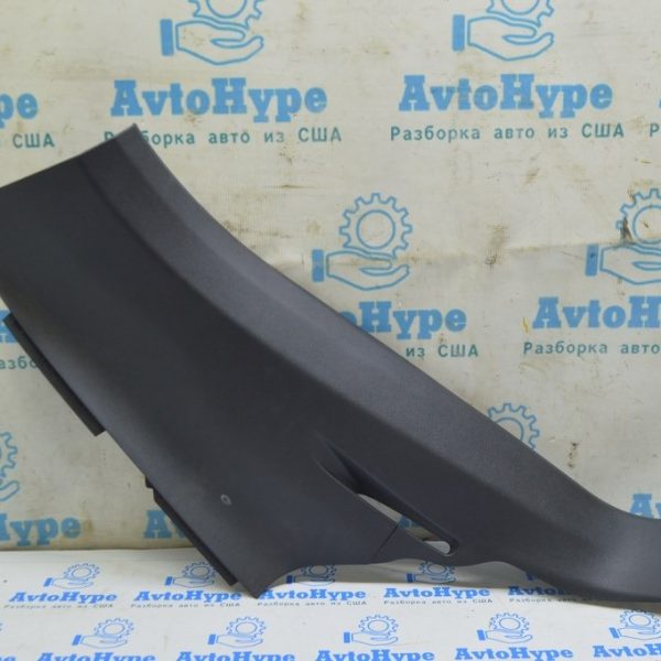 Накладка задней стойки низ левая VW Touareg 18- черн