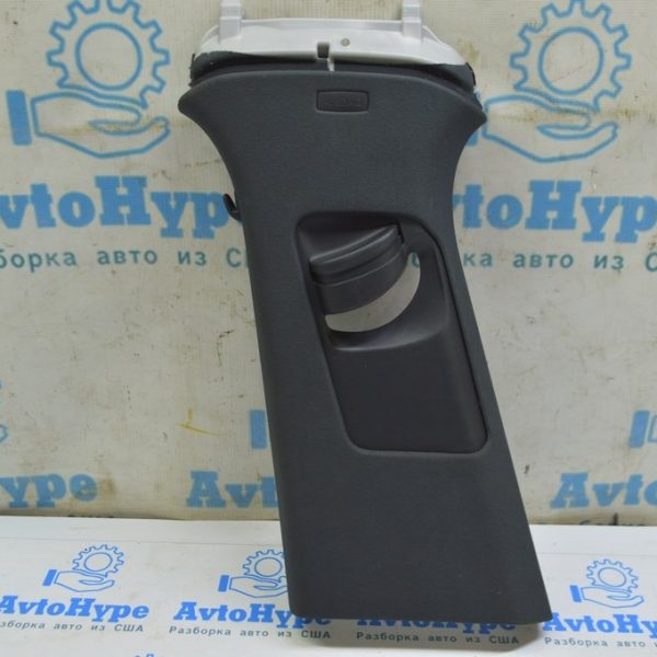 Накладка центральной стойки верхняя (ремень) левая VW Touareg 18- черн