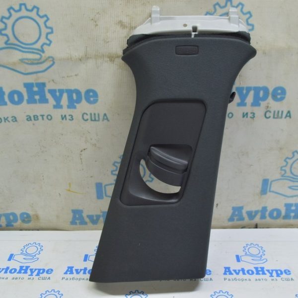 Накладка центральной стойки верхняя (ремень) правая VW Touareg 18- черн