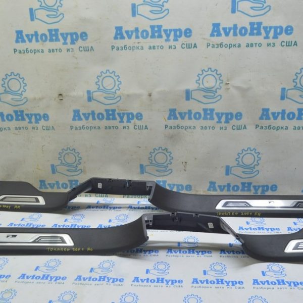 Комплект накладок порогов внутренних лев и прав VW Touareg 18- черн с хром Rline