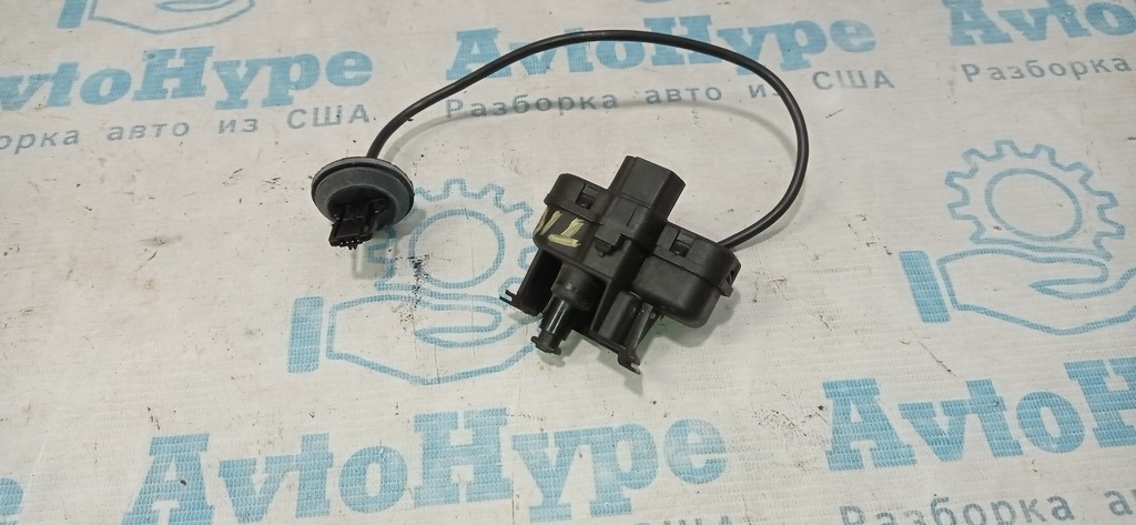 Замок лючка бензобака VW Tiguan 09-17