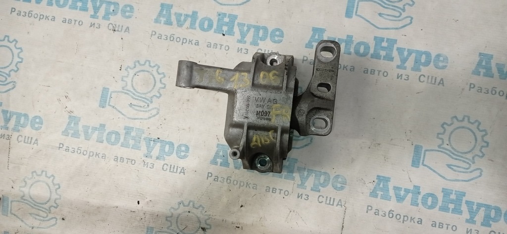 Подушка двигателя правая VW Tiguan 09-17