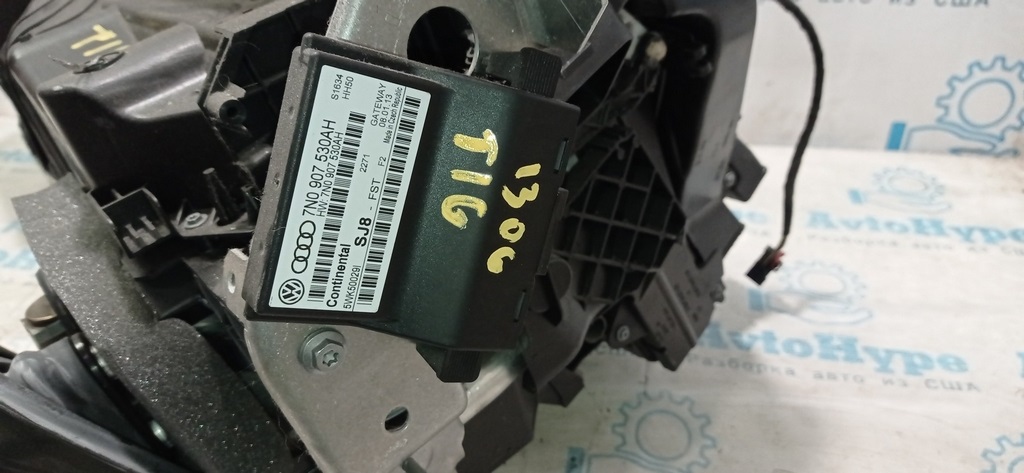 Блок управления интерфейсом VW Tiguan 09-17