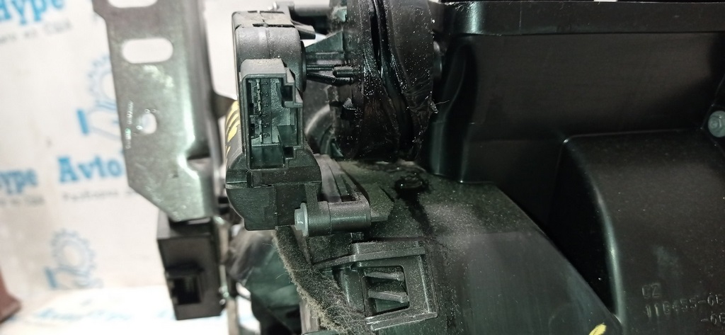 Актуатор моторчик привод печки (кондиционер) VW Tiguan 09-17