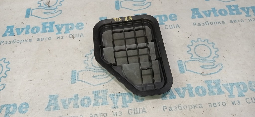 Щиток вентиляции правый VW Tiguan 09-17