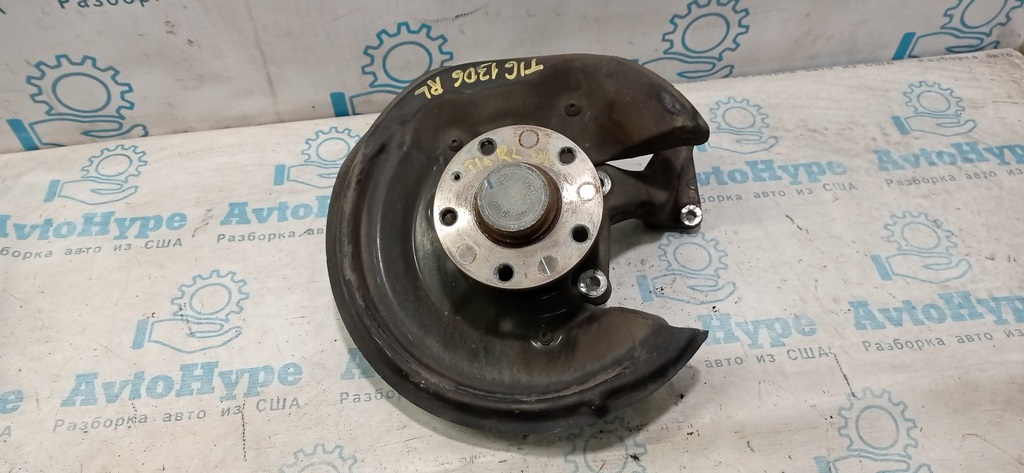 Цапфа со ступицей зад лев VW Tiguan 09-17 FWD