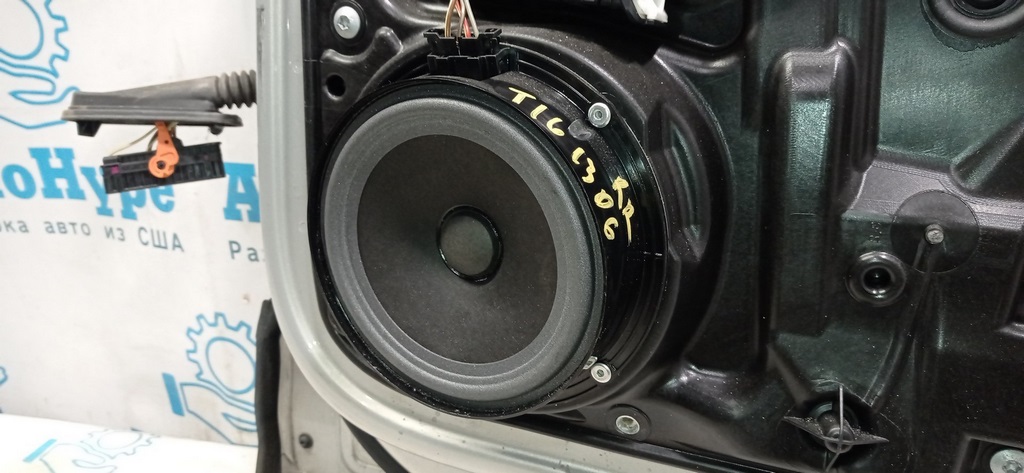 Динамик зад прав VW Tiguan 09-17