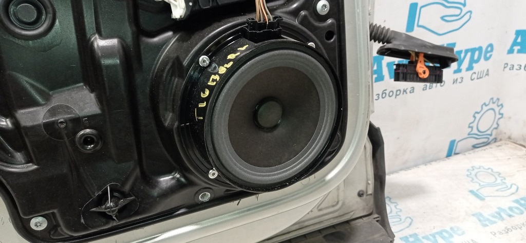 Динамик зад лев VW Tiguan 09-17