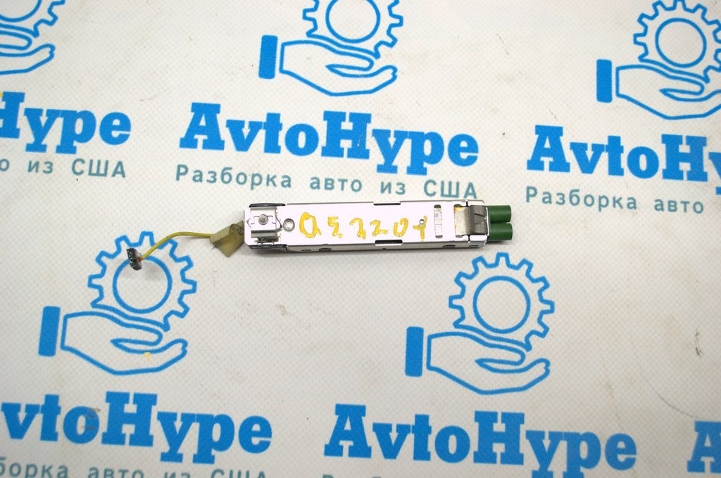 Усилитель антенны Audi Q5 80A 21-24 правый 80A035225N