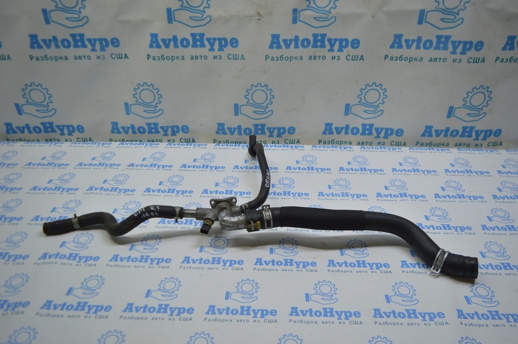 Тройник системы охлаждения без патрубков Kia Optima 16- 2.0 газ